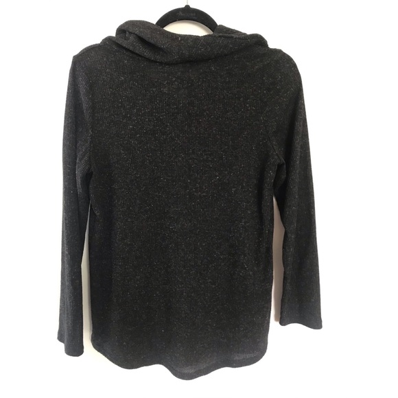 Cute Grey Sweater! Perfect for fall or winter! - Picture 2 of 3